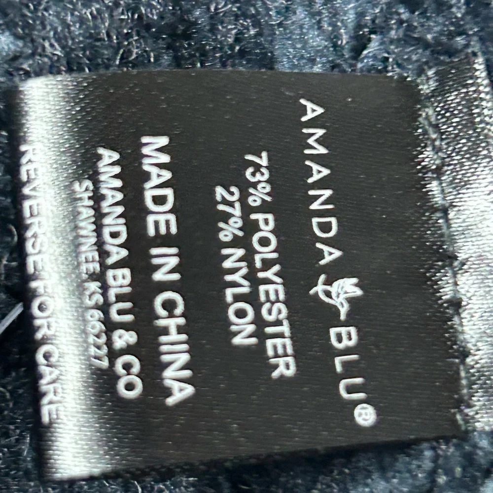 Amanda Blu &‎ Co Dark Blue 3D Ribbed Scarf